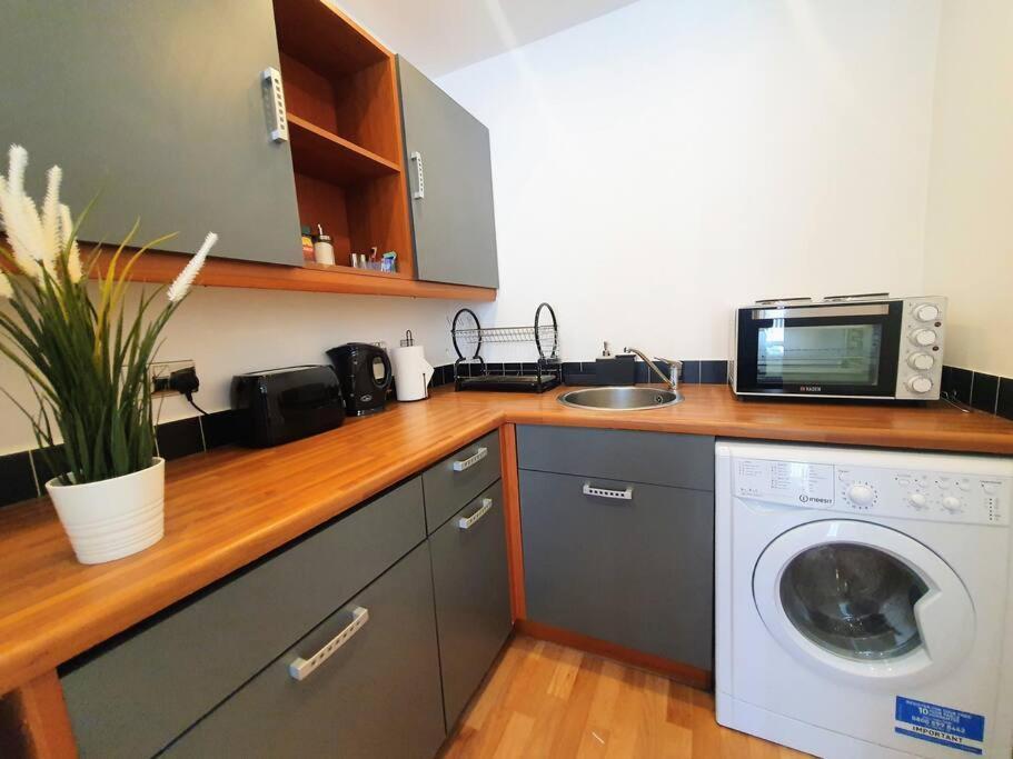 Contemporary Modern Studio Apartment - City Centre Birmingam Exterior foto